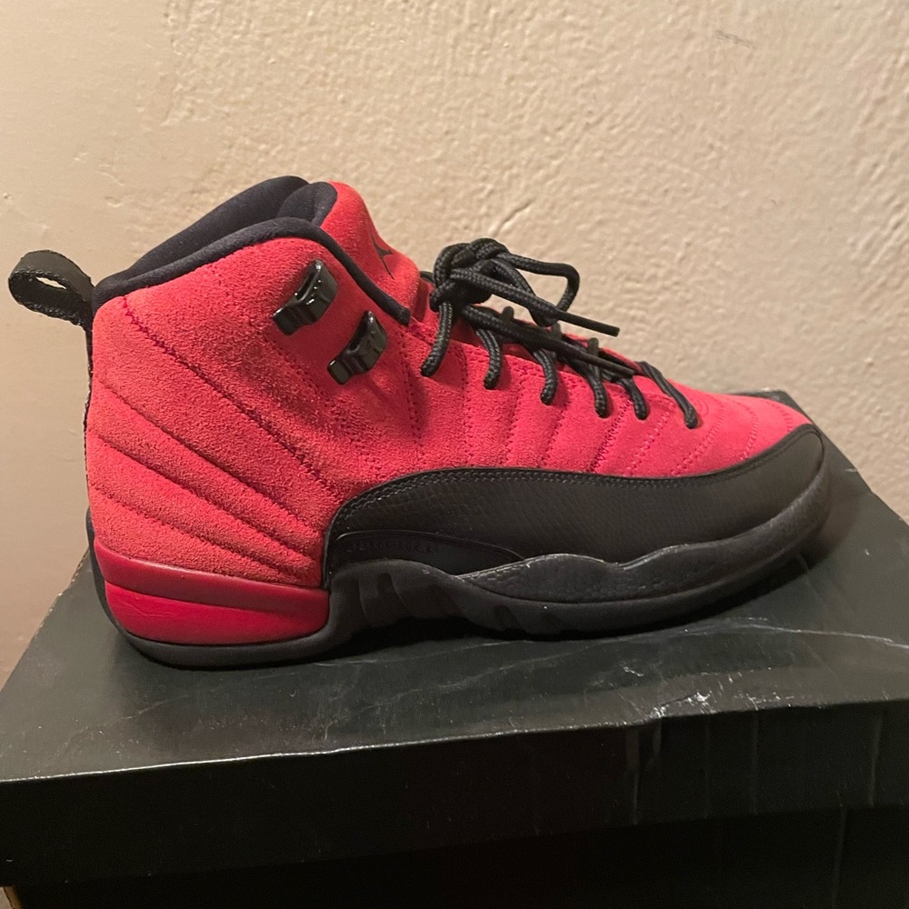 Air Jordan 12 Retro (GS) Varsity Red/Black Size 6y Boys, UK 5.5, BR 37, EUR 38.5